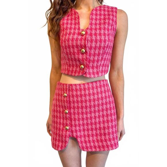 DAY + MOON Pants - NEW DAY + MOON houndstooth tweed wavy skort in pink